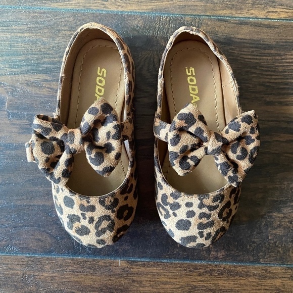 Girls Leopard Shoes Size 7M - Picture 4 of 12